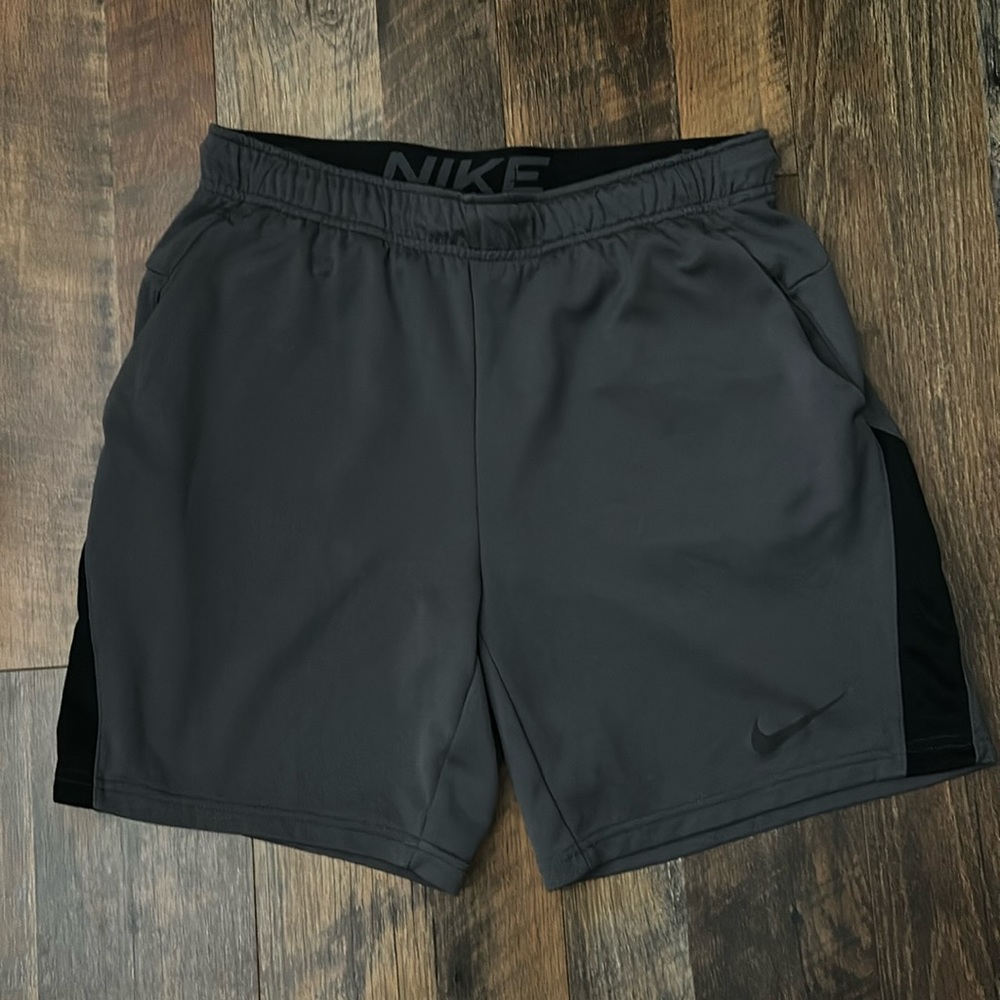 Mens Nike Shorts (Medium)